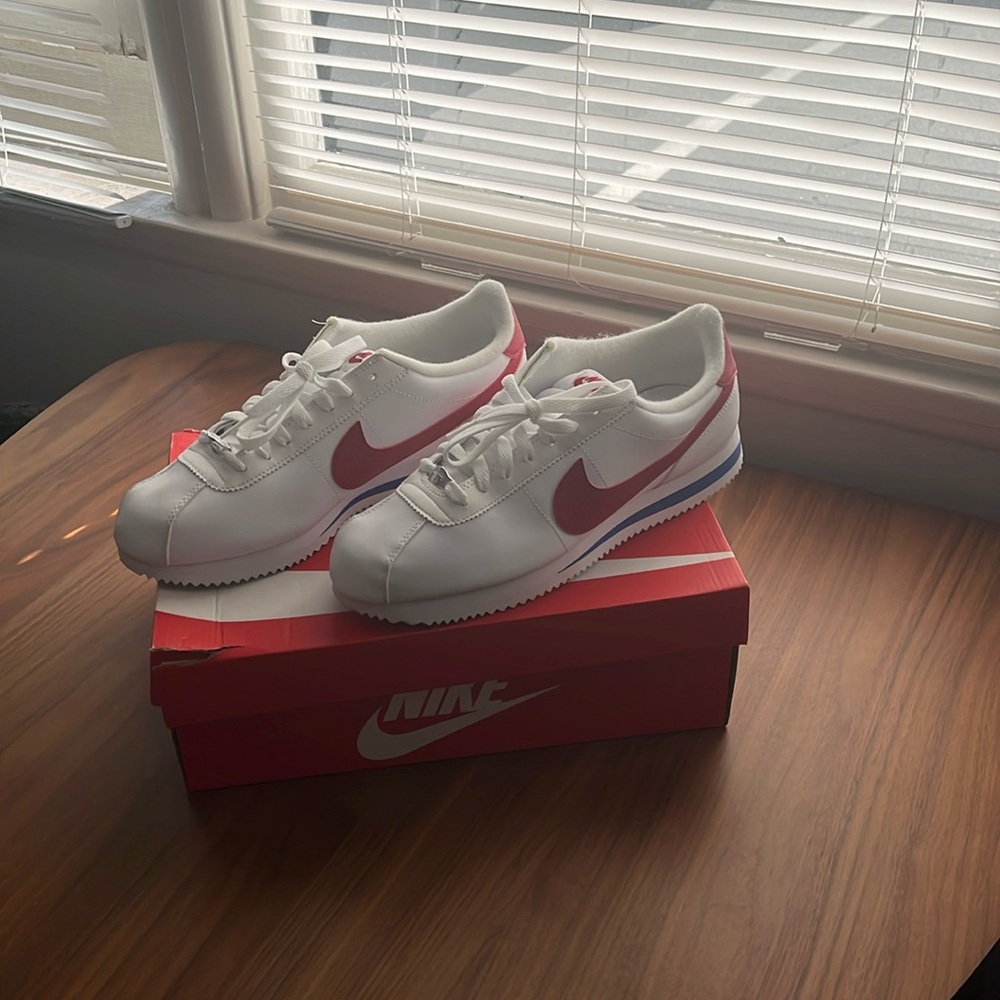 [NIB] Nike Cortez Sneaker. Size 10.5 US. Perfect condition, never worn, in box.